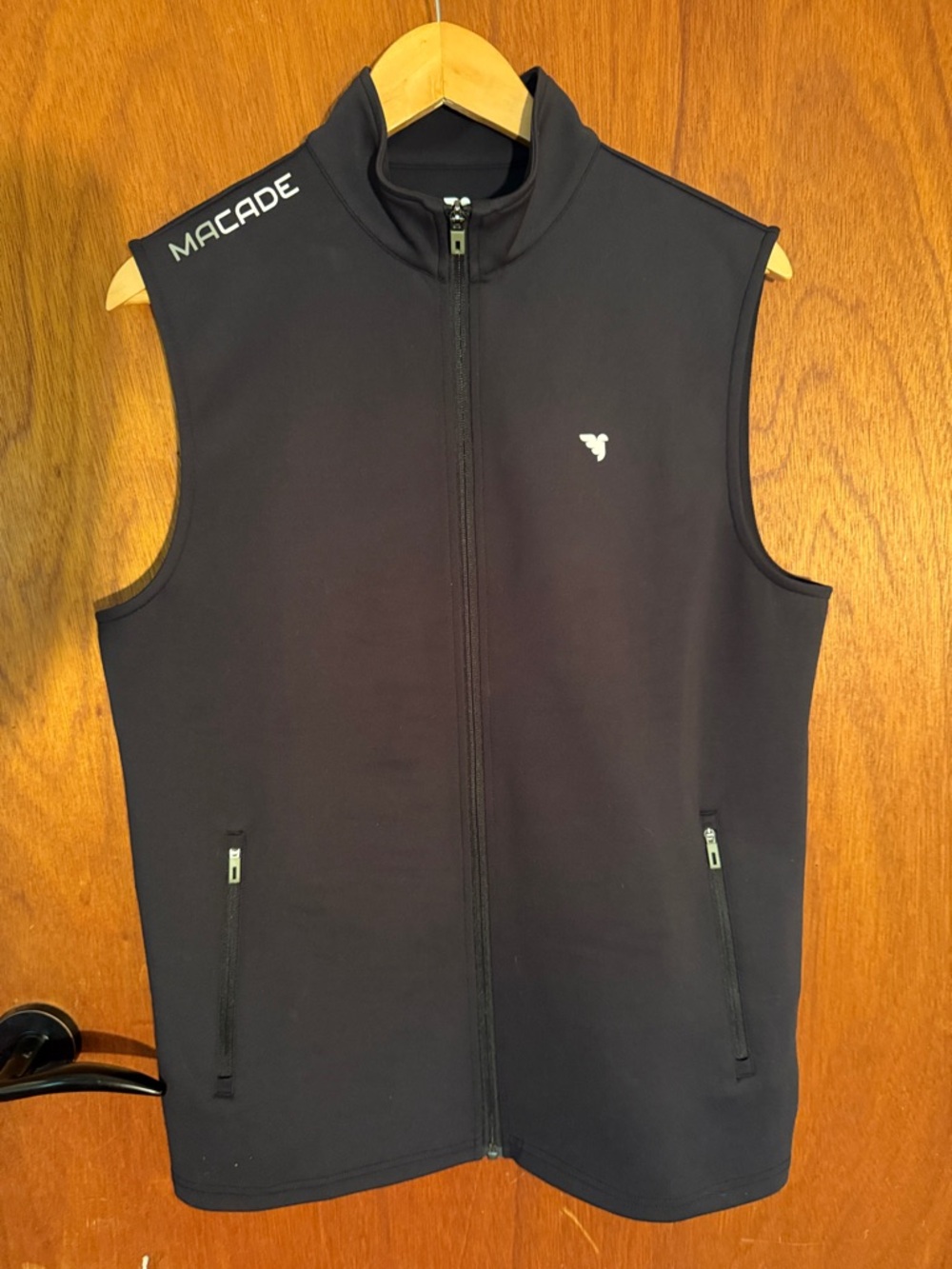 MACADE Black Sleeveless Zip Vest Men’s Medium